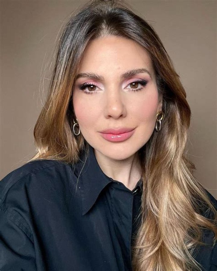 Ali Andreea - VlogJ