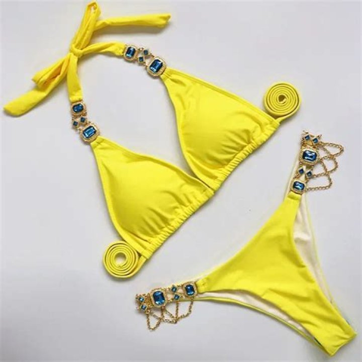 Ariel Winters White Bikini Shop Her Sexy Swimsuit With Gold Chains Hollywood Life