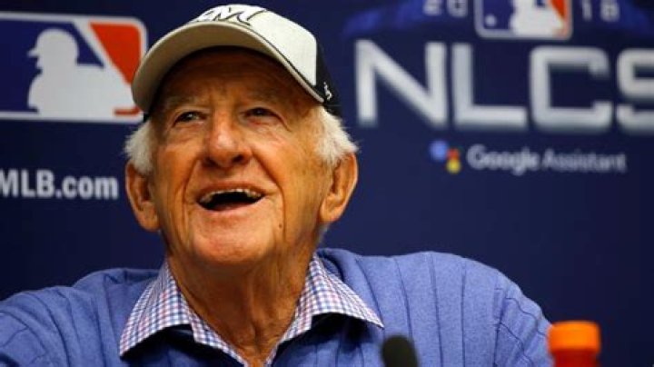 Bob Uecker | JadeVibe