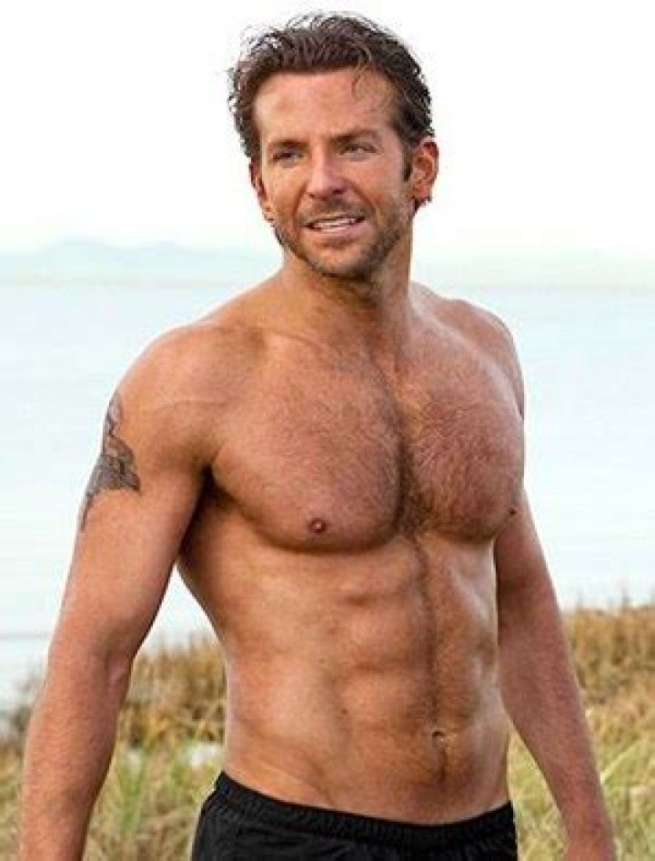 Bradley Cooper Body Measurements Height Weight Shoe Size Vital Stats ·