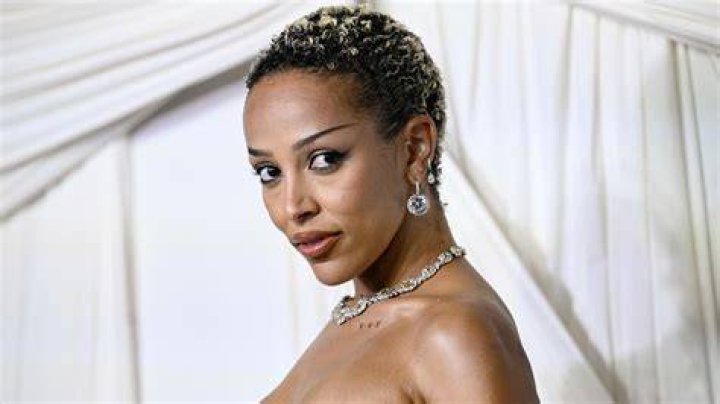 Exploring The Impact Of Doja Cat's No Makeup Looks Cause