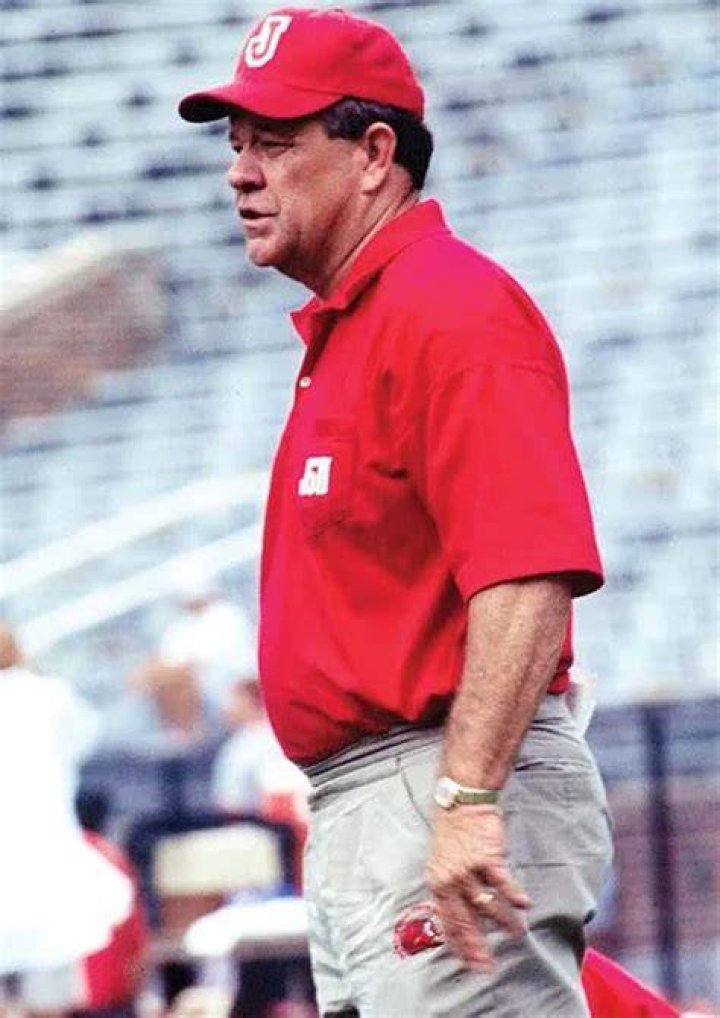former jacksonville state football coach bill burgess passes away at 82