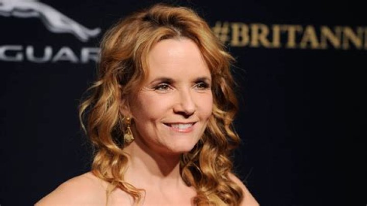 Lea Thompson Age, Height, Movies and TV Shows, Education, Family