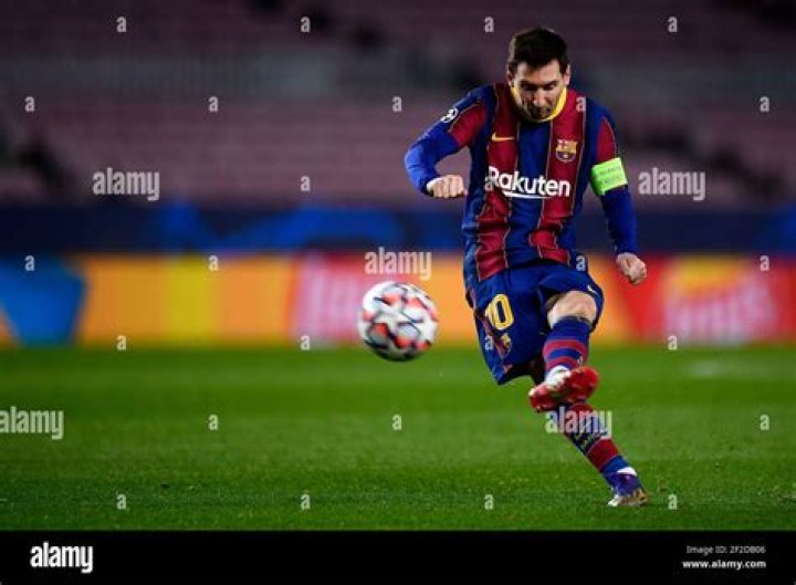 Lionel MESSI scores panenka free kick goal in FC Barcelona win, reaches 41 goals