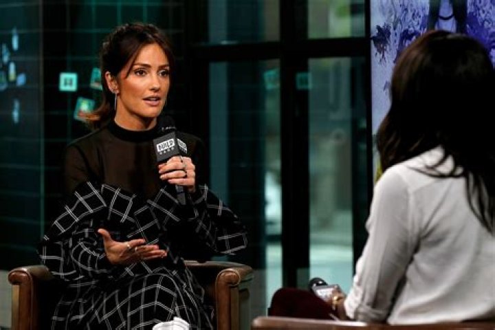 Maureen Dumont Kelly - A Look inside Minka Kelly's Mother's Life ·