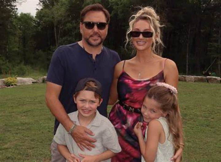 Uncover The Secrets: Jason Aldean's Siblings Unveiled