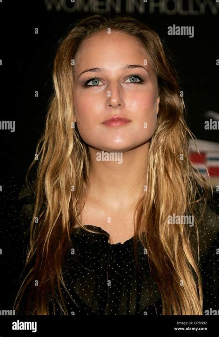 Unveiling Leelee Sobieski's Relationships: Discoveries And Insights