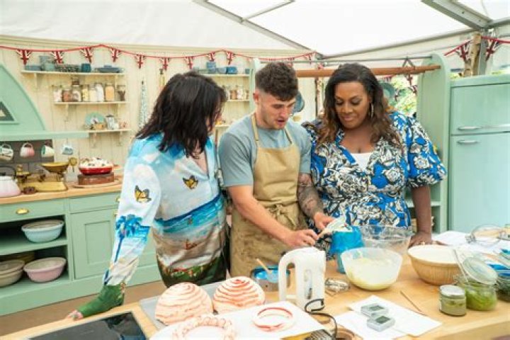 Who is Dave from Bake Off 2020s girlfriend? Meet Stacey Val on Instagram! Tue 24 November 20